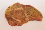Halsgratsteak mit Pink-Pepper-Marinade - Mottinger Hof (C) Foto: www.peppUP.de