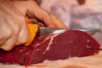 Schneiden einer Rinderbrust (C) Foto: www.peppUP.de